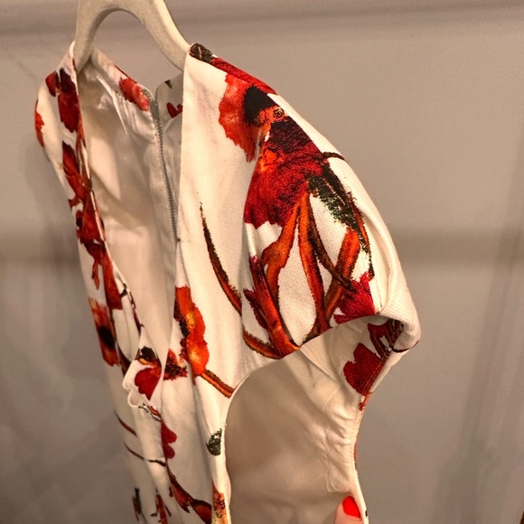 Gorgeous Karen Millen tulip shaped dress with red flowers - Picture 12 of 16